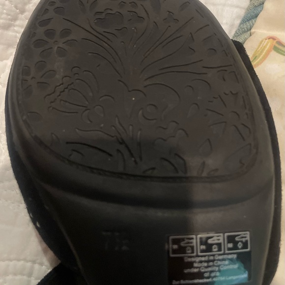 Gorgeous Ara sandals. Kid suede so incredibly soft and comfy. Size 10 US - Picture 8 of 10